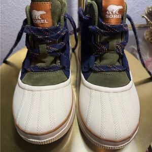 Sorel Out N Above IV Classic' Olive and Navy Boots